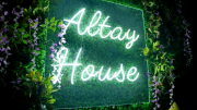 altay-house_neon