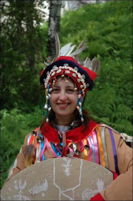 женский костюм южной группы алтайцев 