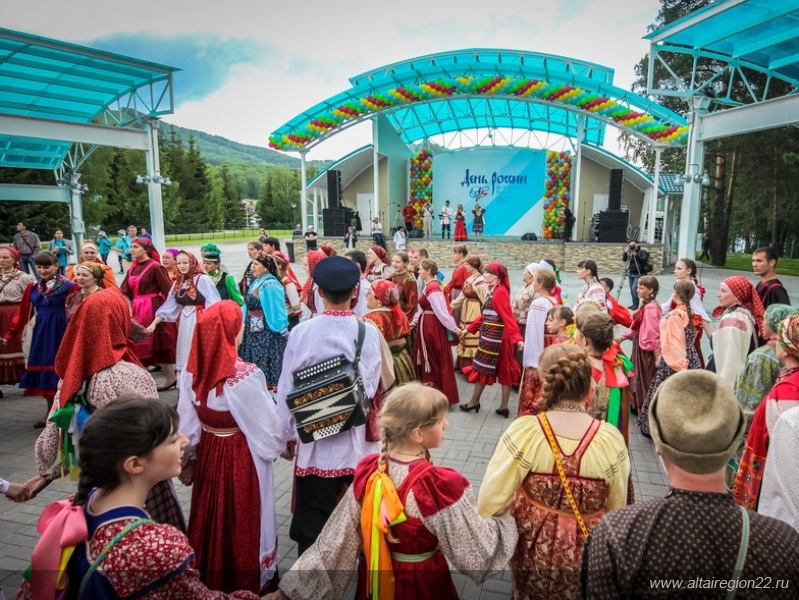 Как добраться на Всероссийский фестиваль "День России" на ТК Бирюзовая Катунь